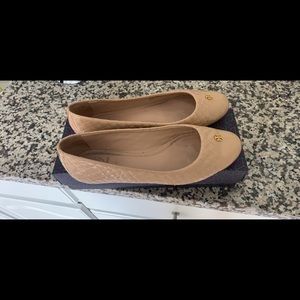 Tory Burch Kent quilted cap ballet flat size 7